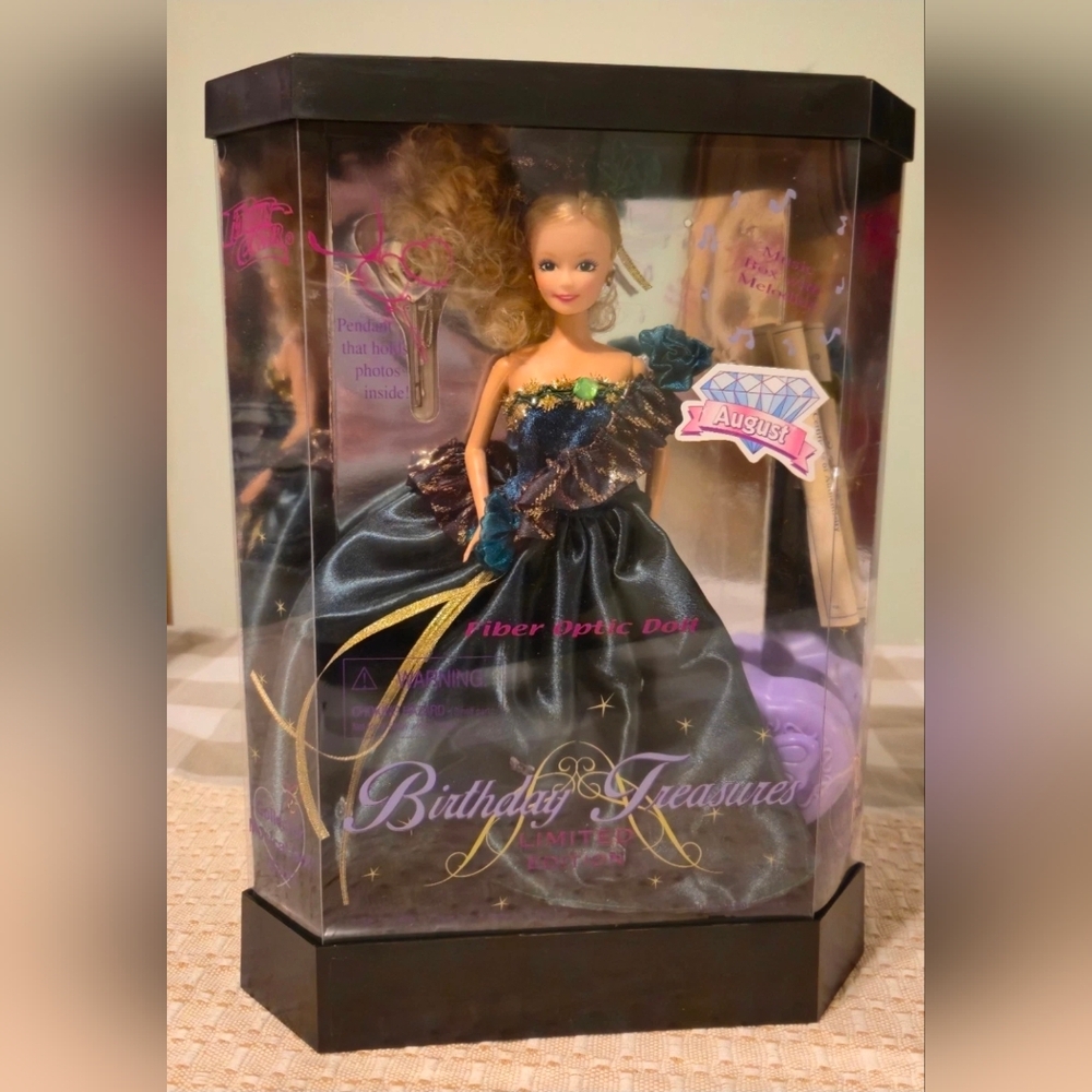 NIB Vintage Fashion Corner Birthday Treasures August Limited Edition  11 1/2"